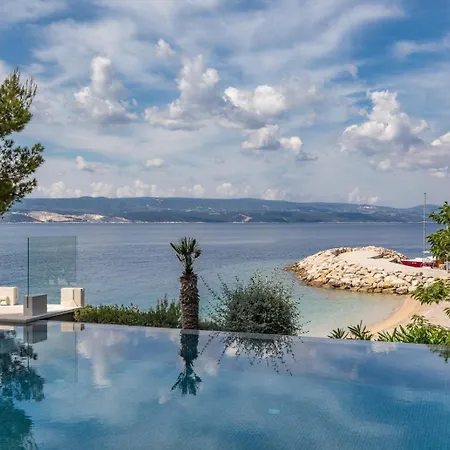 Seaside With A Swimming Pool Medici, Omis - 25214 Appartement Mimice