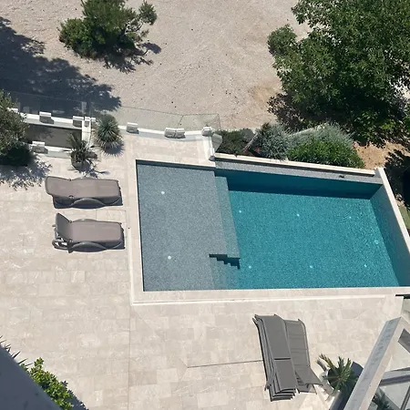 Seaside With A Swimming Pool Medici, Omis - 25214 Appartement Mimice